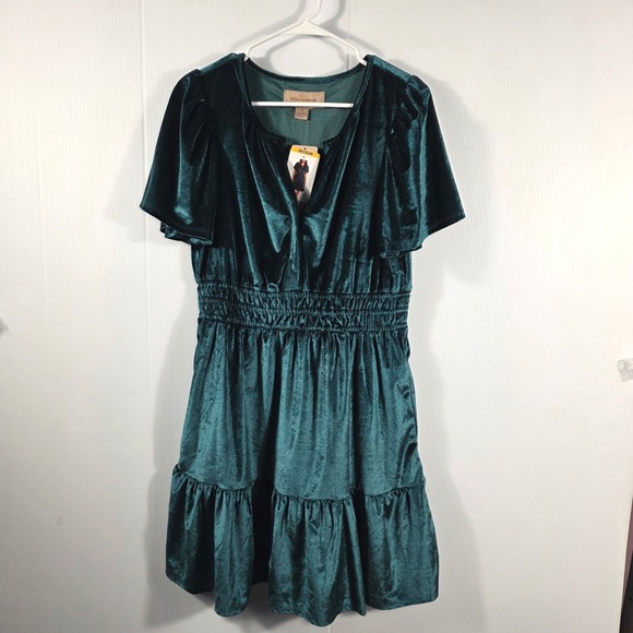 French Connection Dresses & Skirts - French Connection Womens Emerald Green Velvet Smocked Mini Dress Medium NWT